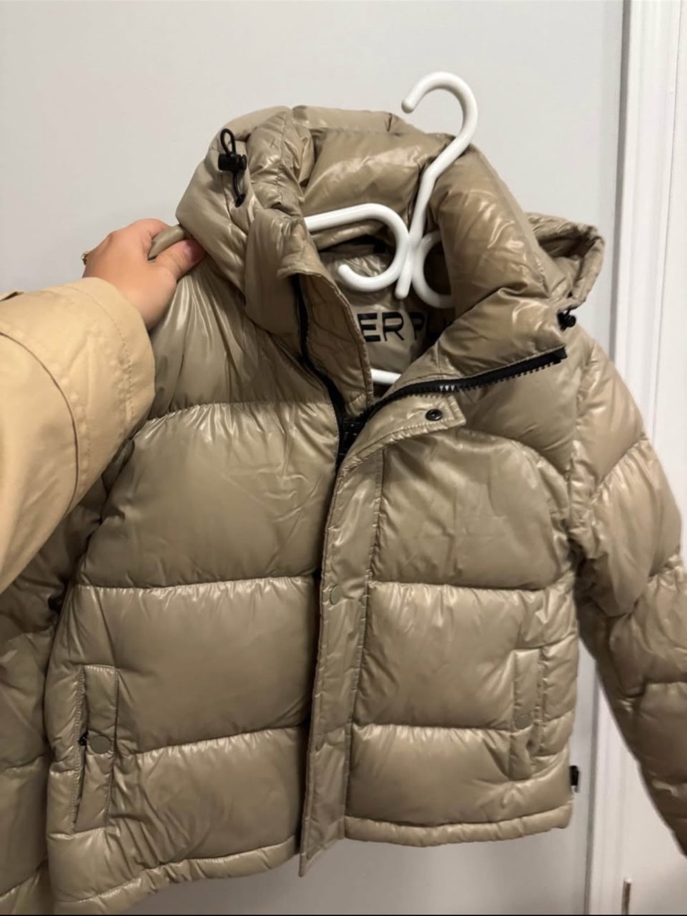 Aritzia Short Puffer Jacket in Light Beige